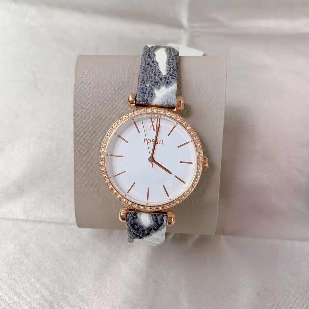 Fossil BQ3532 Tillie Three-Hand Grey Leather Watch Fossil BQ3532 Tillie Three-Hand Grey Leather Watch